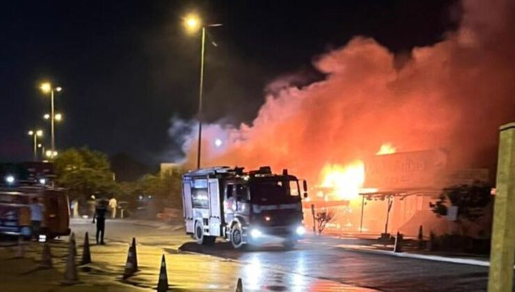 Kartal’da balıkçı barınağında yangın: 5 iş yeri hasar gördü