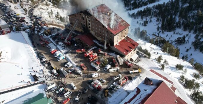 Kartalkaya’daki otel yangınında başmüfettiş hakkında soruşturma izni verildi