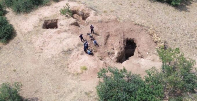 Kayseri’de kaçak kazıya dronla suçüstü: 4 gözaltı