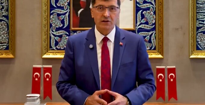 Kütahya Belediye Başkanı, AK Parti’ye geçeceği iddiasını yalanladı