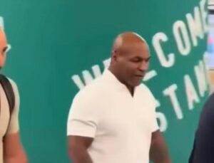Mike Tyson, İstanbul üzeri Libya’ya gitti