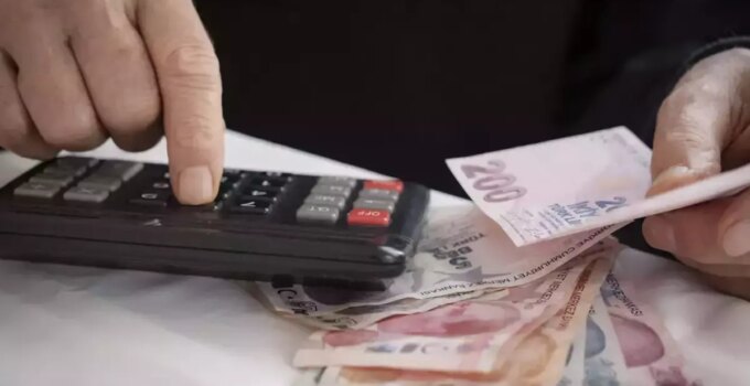 Milyonları ilgilendiriyor: İşte emekliler için masadaki 2 zam senaryosu