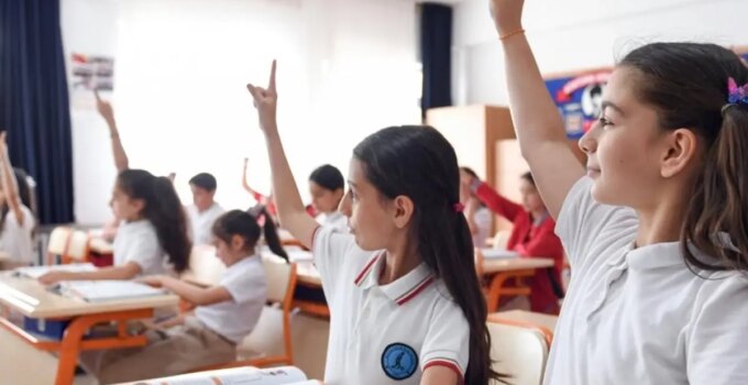 Okullara forma zorunluluğu geri geliyor! Bakan Tekin detayları açıkladı