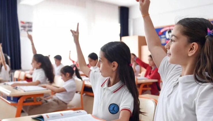 Okullara forma zorunluluğu geri geliyor! Bakan Tekin detayları açıkladı