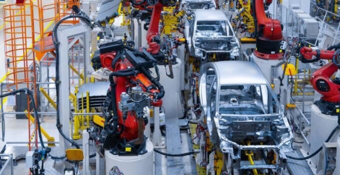Otomotiv devinde kriz dalga dalga yayılıyor: İşten çıkarma süreci başladı