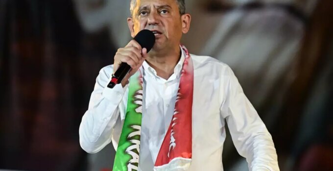 Özel saat 12.00’de ne açıklayacak? İşte kulislerde konuşulan konu