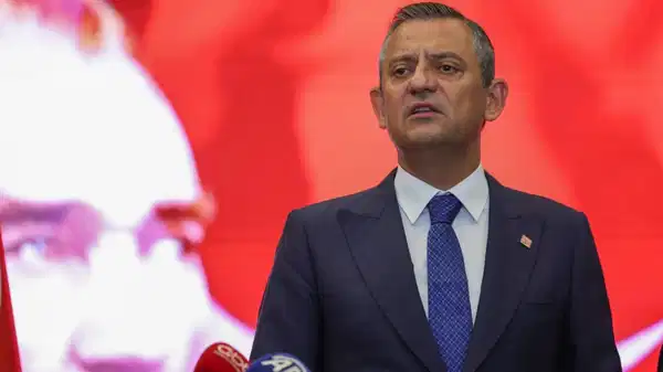 Özgür Özel’den çarpıcı ’30 Ağustos Zafer Bayramı’ mesajı: ‘Unutmamamız gereken tek ilke…’