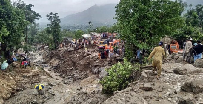 Pakistan’da şiddetli sel: 194 ölü ve 1300 mahsur