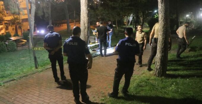 Parkta çıkan tartışmada kalbinden bıçaklanarak öldürüldü
