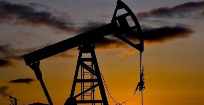Petrol 2 ayın dibinde