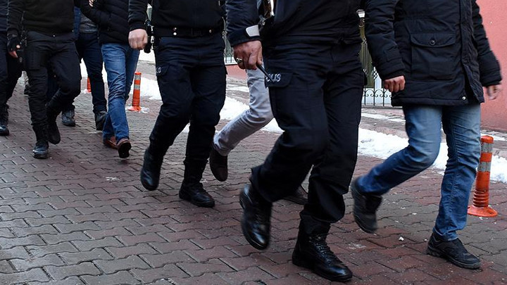 Piyasa değeri 1 milyar 250 milyon lira… Kapalıçarşı’da 23 iş yerine ‘kaçak pırlanta’ operasyonu: 40 gözaltı