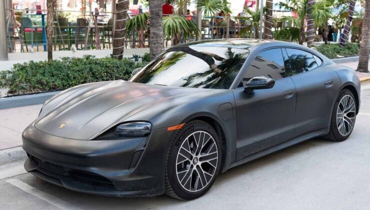 Porsche sürücüsü hız rekoru kırdı
