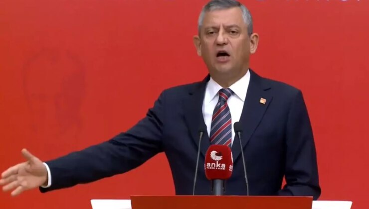 "Kuruluş yıldönümü hediyen geliyor" diyen Özgür Özel’in merakla beklenen konuşması başladı