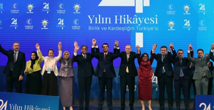 Rozetleri Cumhurbaşkanı Erdoğan taktı! İşte AK Parti’ye katılan 9 belediye başkanı
