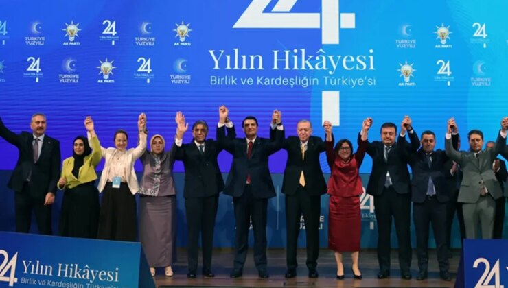 Rozetleri Cumhurbaşkanı Erdoğan taktı! İşte AK Parti’ye katılan 9 belediye başkanı