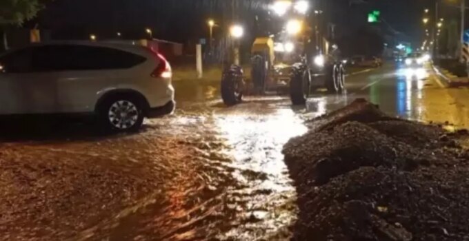 Sağanak yağış Konya’yı vurdu! Köprü çöktü, evleri su bastı