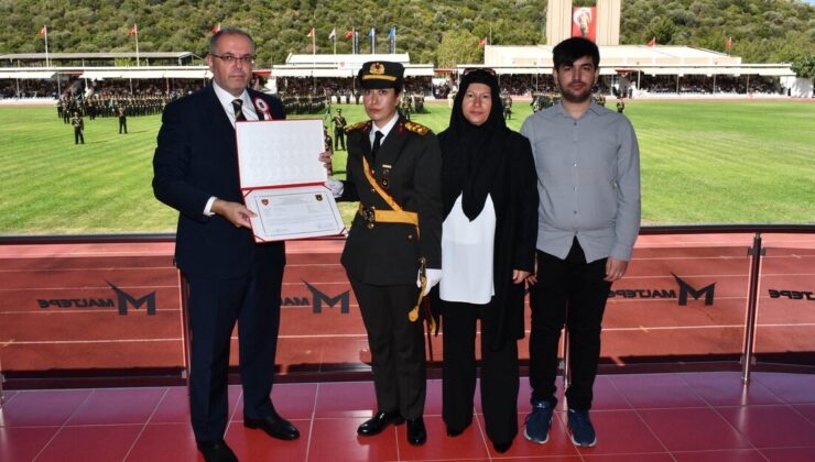 Şehit Ömer Halisdemir’in kızı teğmen oldu