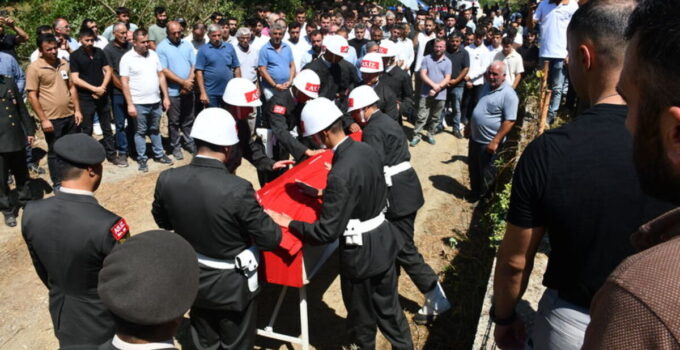 Şehit Uzman Çavuş Selami Acımaz, Samsun’da son yolculuğuna uğurlandı