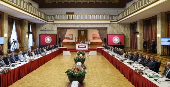 Tarihi komisyonun Meclis’teki ilk toplantısı sona erdi