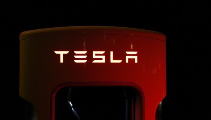 Tesla saati bin 370 TL'lik iş ilanı açtı: Akın akın başvuru yağdı
