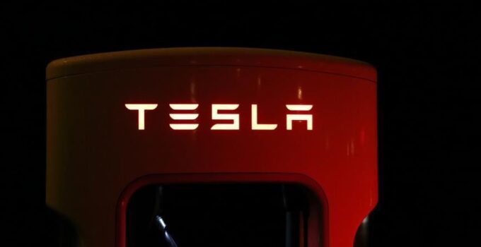 Tesla'da üretimler durdu mu? Şirketten açıklama geldi