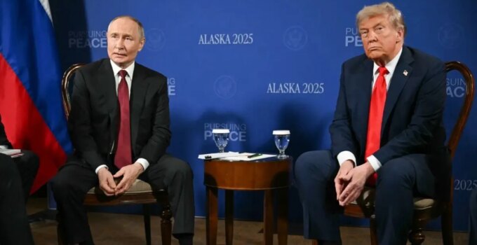 Trump-Putin zirvesi sona erdi! Görüşme 3 saat sürdü