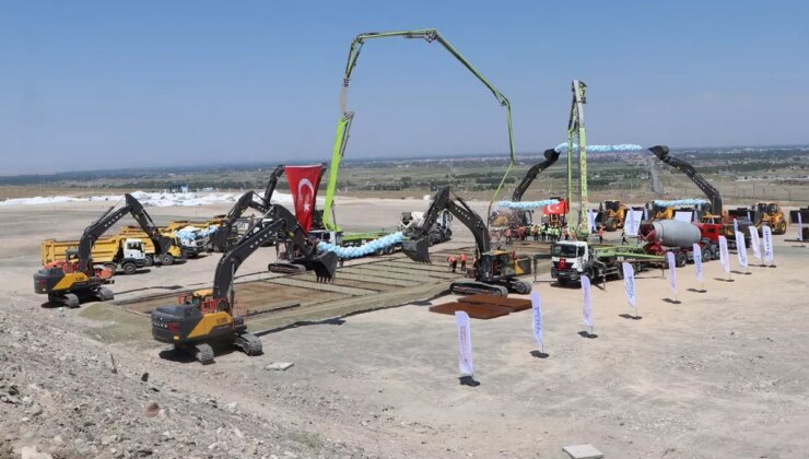 Zengezur Koridoru için tarihi adım: Kars-Iğdır-Aralık-Dilucu Demiryolu Hattı’nın temeli atıldı