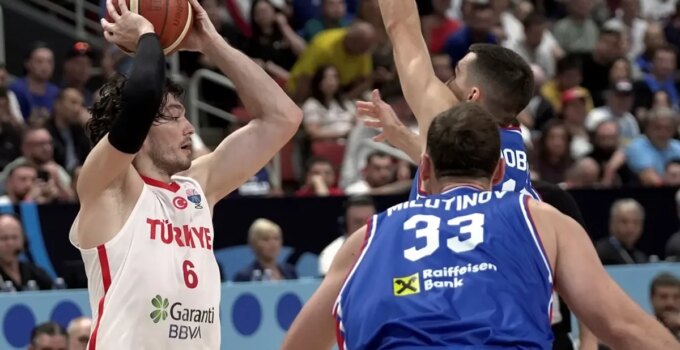 12 Dev Adam, son 16’ya lider gidiyor