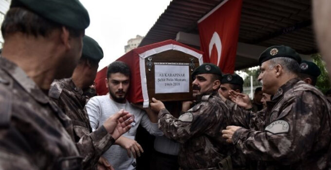 Acı tesadüf… Şehit polisin babası da 7 yıl önce aynı kentte şehit olmuş