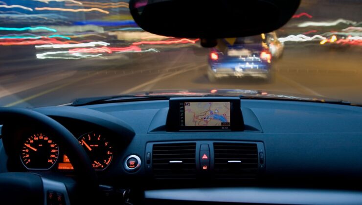 Araçtaki bu tuşu bilen geceleri huzurla araç sürüyor