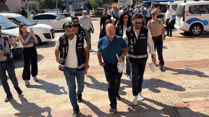 Aydın’da ‘bıçak parası’ aldığı öne sürülen profesör ile sekreteri gözaltına alındı