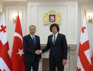 Bakan Yerlikaya, Gürcistan Başbakanı Kobakhidze ile görüştü