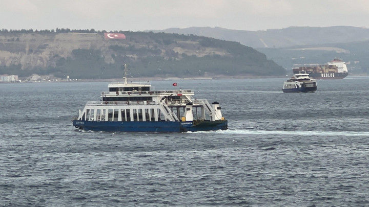 Deniz ulaşımına fırtına engeli! Gökçeada feribot seferleri iptal edildi