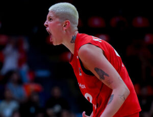 Dünya arenasında tarih yazdık! MVP Ebrar Karakurt