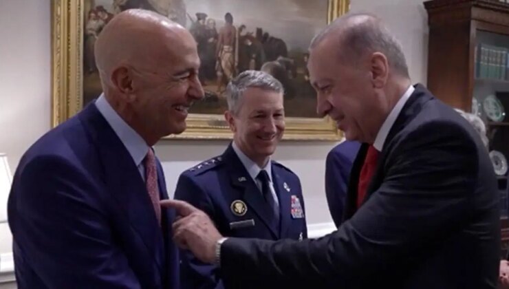 Erdoğan ve ABD’li temsilci Tom Barrack arasında ‘kravat’ diyaloğu: ‘Türkiye’den vereceğim’