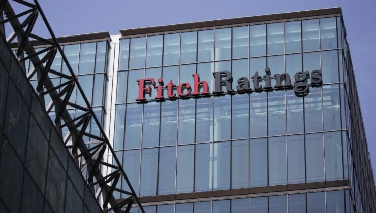 Fitch’in Fransa’nın notunu düşürmesi yeni Başbakanın elini zayıflatacak