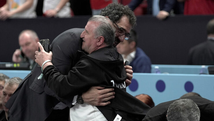 Gençlik ve Spor Bakanı Osman Aşkın Bak ve TBF Başkanı Hidayet Türkoğlu’dan Yunanistan zaferi yorumu