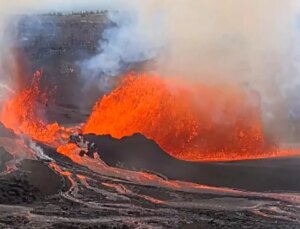 Hawaii’deki Kilauea Yanardağı’nda 32’inci patlama! 100 metreye kadar lav püskürdü
