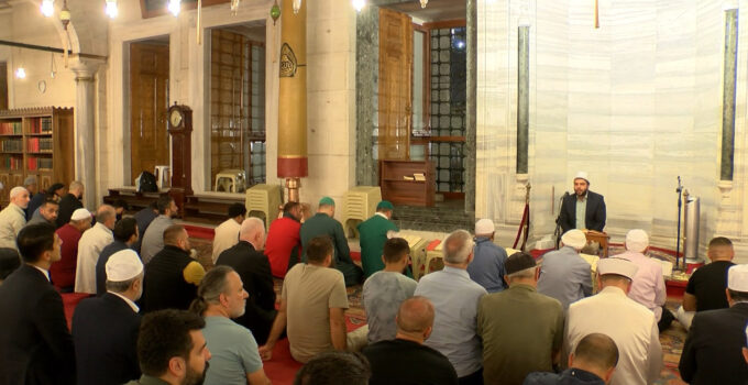İstanbul’da ‘Aileler Gazze İçin Sabah Namazında Buluşuyor’ programı
