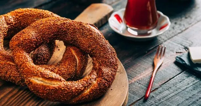 İzmir’de bir simit 20 TL oldu