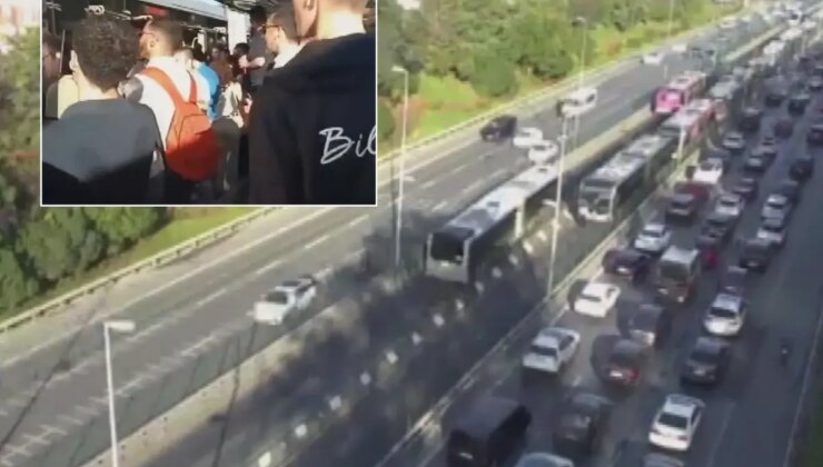 Kadıköy’de iki metrobüs çarpıştı