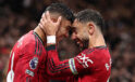 Manchester United, 2 kırmızının çıktığı maçta Chelsea’yi devirdi! Altay Bayındır…