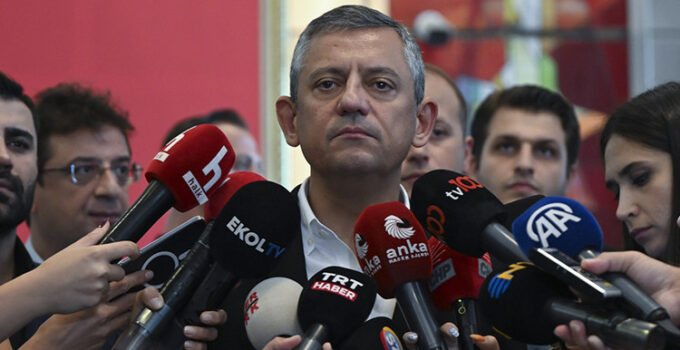 Özgür Özel, İsrail askerlerince katledilen Ayşenur Ezgi Eygi’yi andı