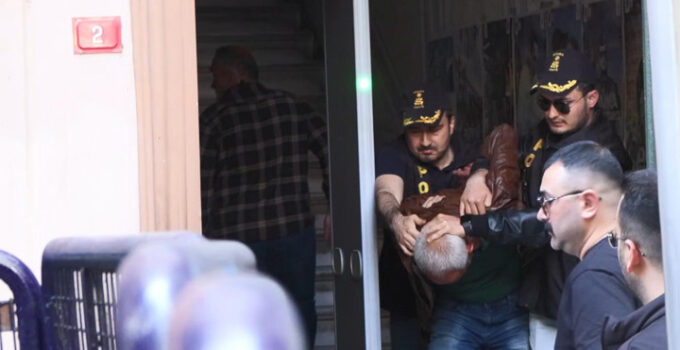 Özgür Özel’e saldırı davası… Saldırgan Selçuk Tengioğlu 3’üncü kez hakim karşısına çıkıyor