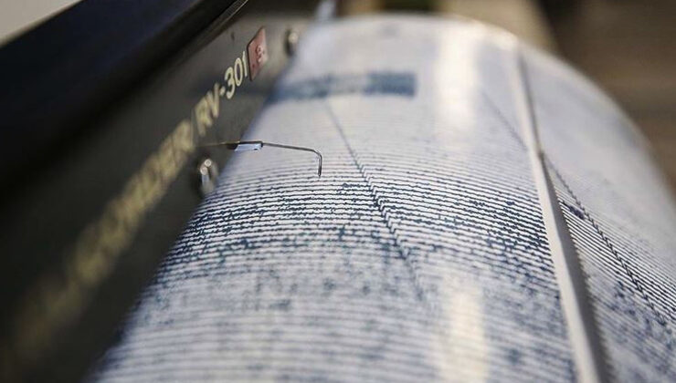 Sındırgı’da 4 şiddetinde deprem