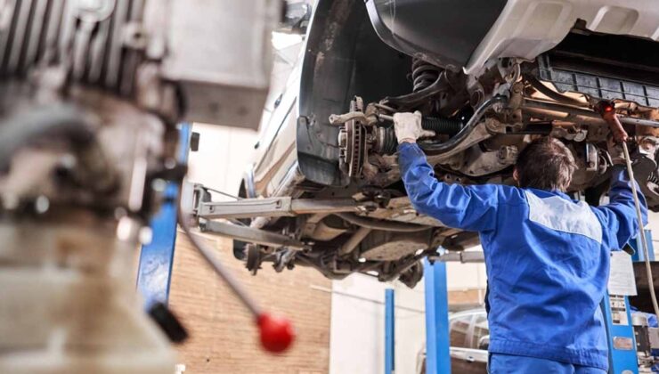 Talep çakılınca, bünyesinde 14 markayı barındıran otomotiv devi fabrikalarının kapısına kilit vuruyor