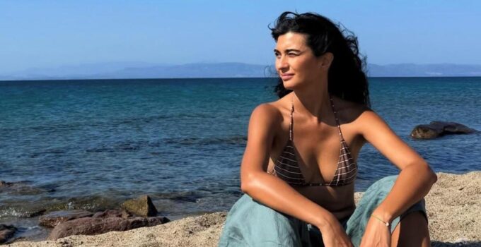 Tuba Büyüküstün, direk dansçısını canlandıracak