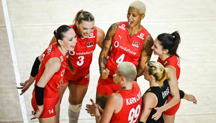 TÜRKİYE ABD VOLEYBOL MAÇI CANLI İZLE || Filenin Sultanları maçı ne zaman? Türkiye ABD voleybol çeyrek final maçı saat kaçta, hangi kanalda?