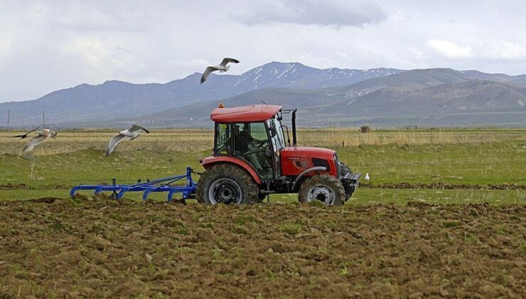 'Çiftçinin borçları en az bir yıl süreyle faizsiz ertelenmeli'