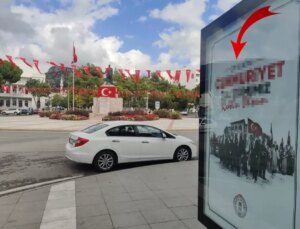 29 Ekim afişlerinde "Cumhuriyet" yanlış yazıldı, valilik anında yenisini astı